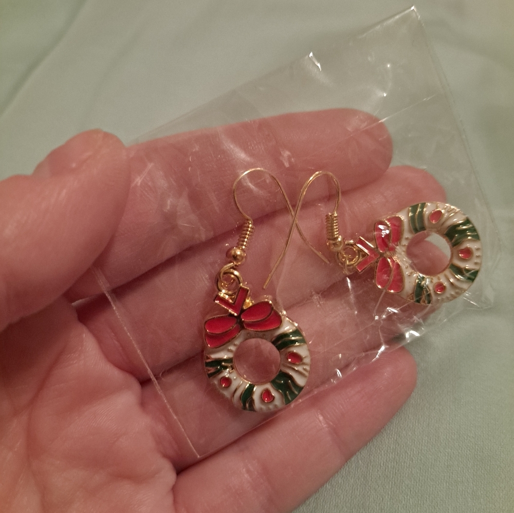 NWOT Christmas Earrings